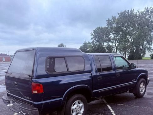 Used 2001 Chevrolet S10 Pickup LS AWD/4WD image 5