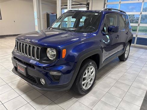 Used 2019 Jeep Renegade Latitude w/ Cold Weather Group AWD/4WD image 1
