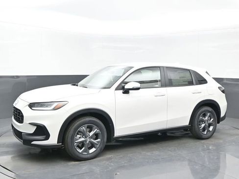 New 2026 Honda HR-V LX image 2