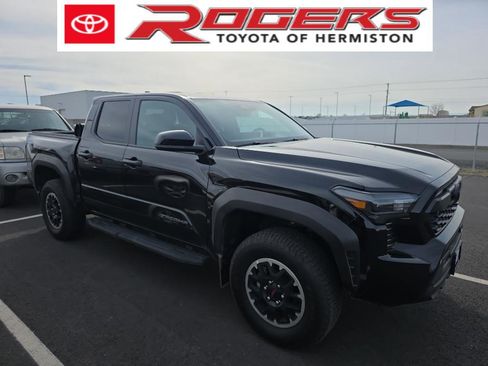 Certified 2024 Toyota Tacoma TRD Off-Road image 1