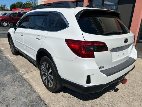 Used 2016 Subaru Outback 2.5i Limited AWD/4WD image 3