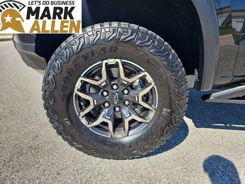 Used 2024 Chevrolet Colorado ZR2 AWD/4WD image 33