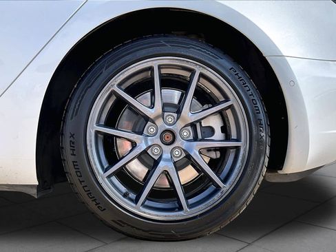 Used 2022 Tesla Model 3 Long Range AWD/4WD image 10
