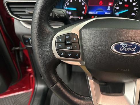 Used 2023 Ford Explorer XLT w/ Equipment Group 202A AWD/4WD image 15