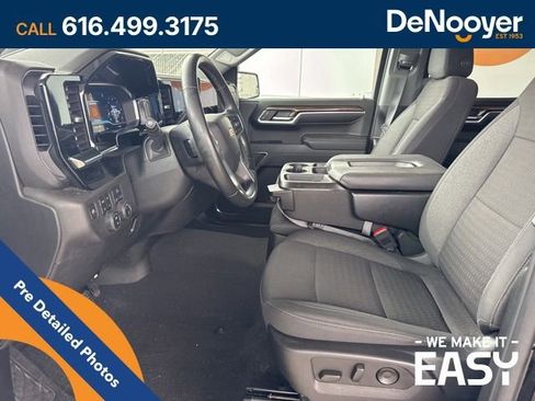 Used 2023 Chevrolet Silverado 1500 LT w/ Z71 Off-Road Package AWD/4WD image 7