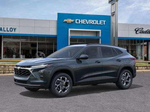 New 2026 Chevrolet Trax LT w/ Sunroof Package image 2