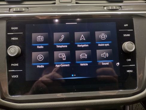 Certified 2024 Volkswagen Tiguan SE image 30