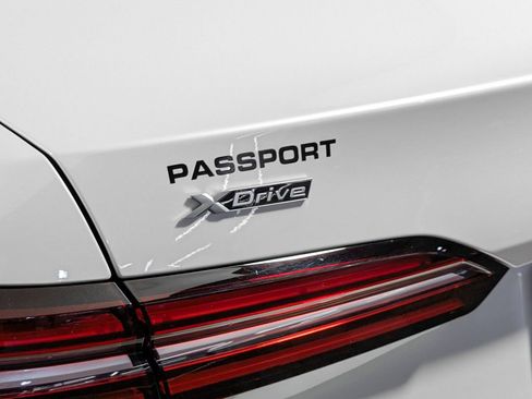 Used 2025 BMW 530i xDrive image 10