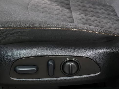 Used 2024 Chevrolet Equinox LT image 18