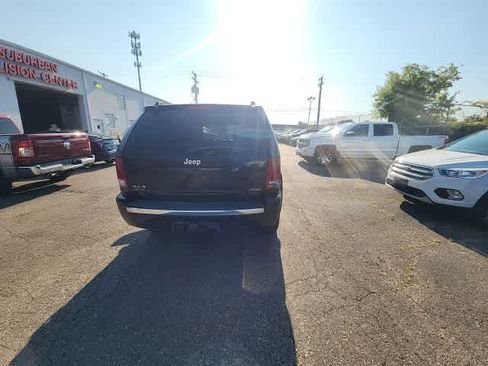 Used 2007 Jeep Grand Cherokee Limited w/ Trailer Tow Group IV AWD/4WD image 16