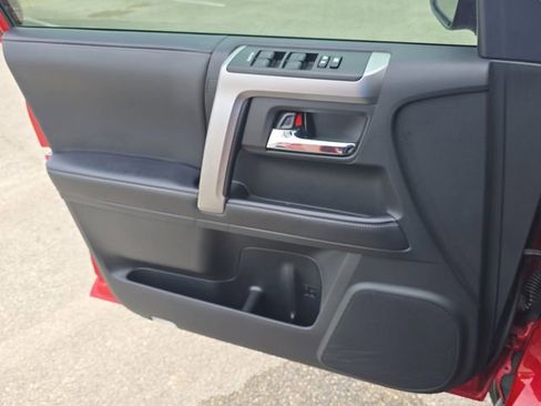 Used 2023 Toyota 4Runner SR5 AWD/4WD image 27