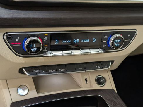 Used 2021 Audi Q5 Premium w/ Convenience Package image 21