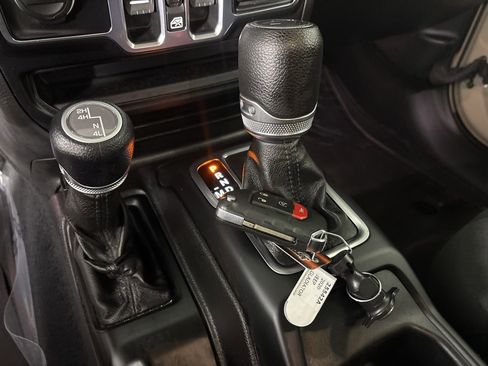 Used 2020 Jeep Gladiator Sport w/ Quick Order Package 24S image 19