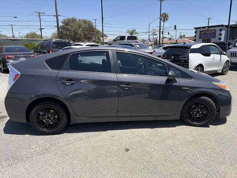 Used 2013 Toyota Prius Three FWD image 4