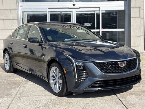 Used 2026 Cadillac CT5 Premium Luxury image 2