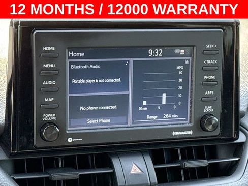 Used 2022 Toyota RAV4 LE AWD/4WD image 16
