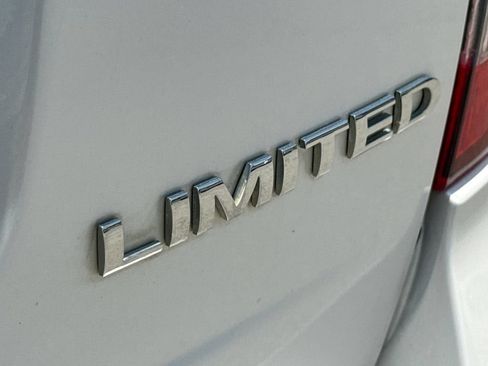 Used 2014 Ford Edge Limited w/ Driver Entry Package FWD image 11