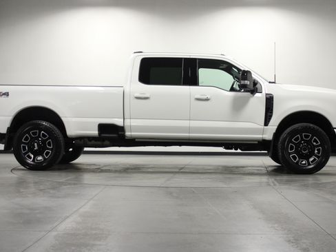 Used 2026 Ford F250 Platinum AWD/4WD image 3