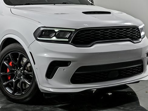 Used 2021 Dodge Durango SRT Hellcat w/ Technology Group AWD/4WD image 2