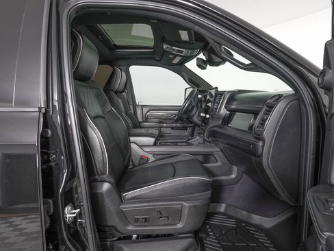 Used 2025 RAM 3500 Limited image 9