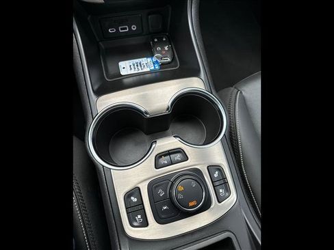 Used 2024 GMC Terrain Denali AWD/4WD image 12