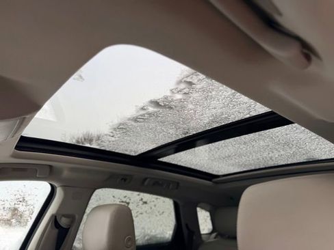 Used 2014 Cadillac SRX Luxury w/ Driver Awareness Package image 17