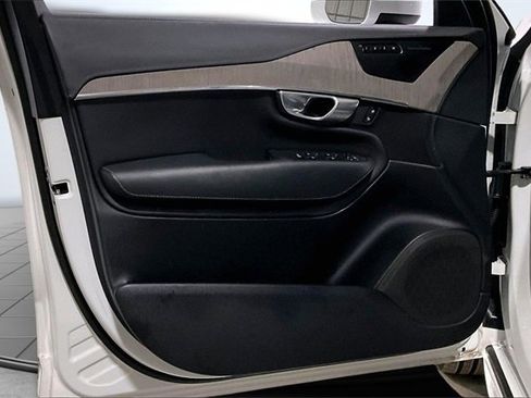 Used 2022 Volvo XC90 T6 Inscription w/ Climate Package image 23