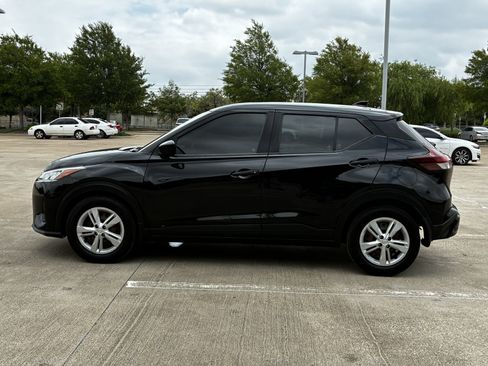 Used 2021 Nissan Kicks S FWD image 14