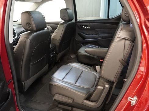Used 2018 Chevrolet Traverse LT image 19