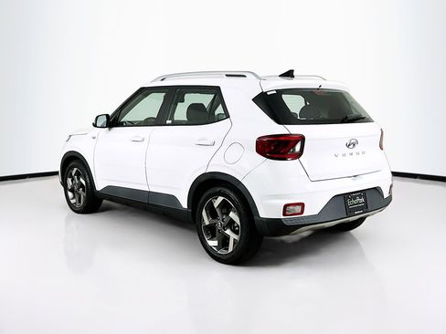 Used 2022 Hyundai Venue SEL w/ Cargo Package image 5