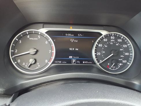 Used 2025 Nissan Sentra SV FWD image 28