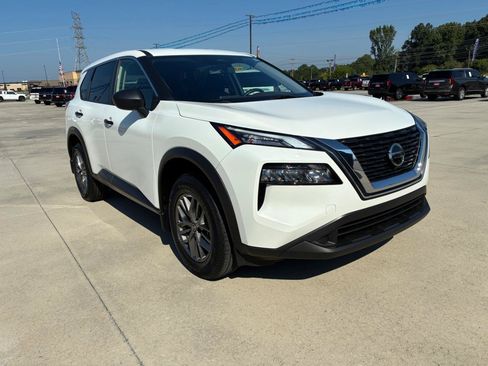 Used 2021 Nissan Rogue S FWD image 4