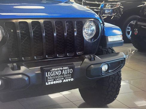Used 2022 Jeep Gladiator Sport AWD/4WD image 9
