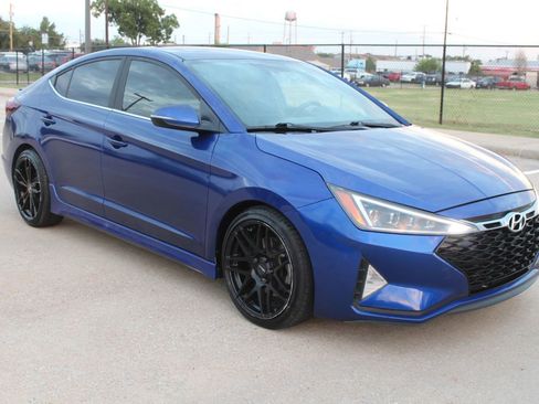 Used 2019 Hyundai Elantra Sport w/ Cargo Package image 4