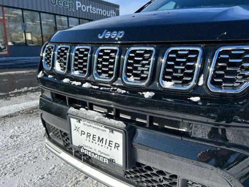 Used 2025 Jeep Compass Limited w/ Sun & Sound Group image 22