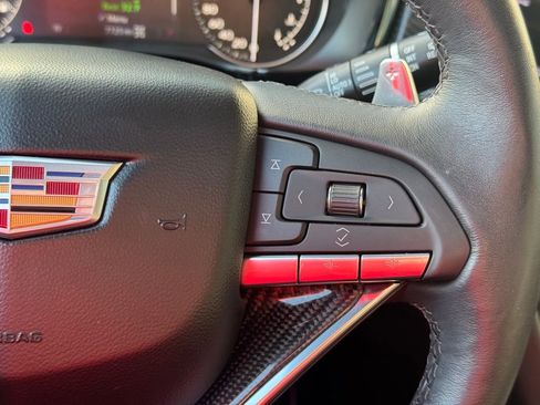 Used 2024 Cadillac XT6 Sport image 19