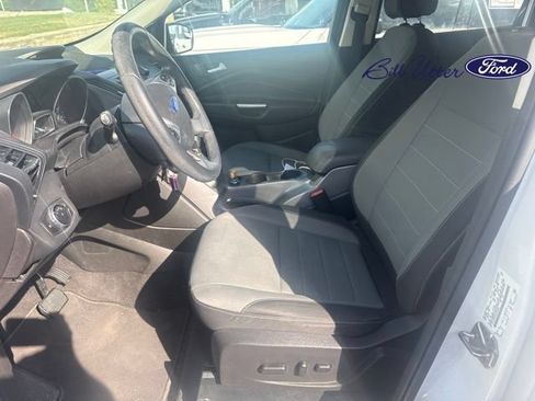 Used 2016 Ford Escape SE FWD image 3
