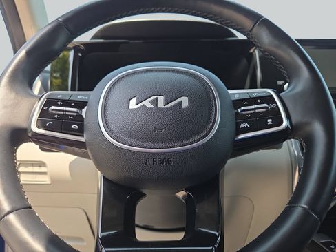 Used 2023 Kia Sorento SX AWD/4WD image 11