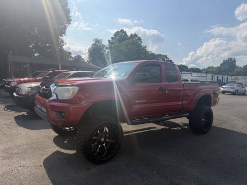Used 2013 Toyota Tacoma 4x4 Access Cab w/ SR5 Pkg image 1