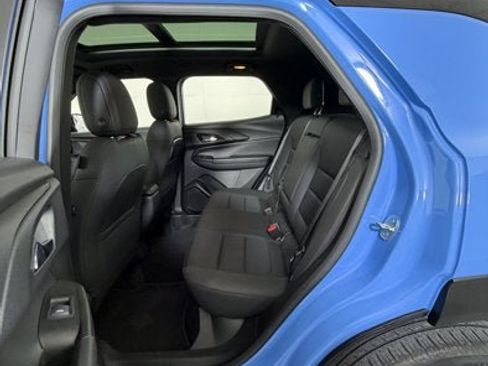 Used 2023 Chevrolet TrailBlazer RS w/ Sun and Liftgate Package AWD/4WD image 8