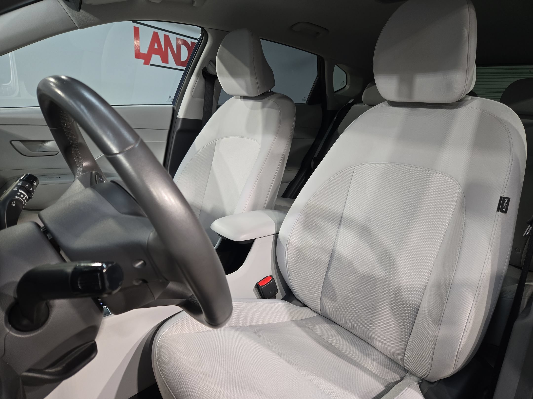 Used 2025 Hyundai Kona SEL FWD image 24