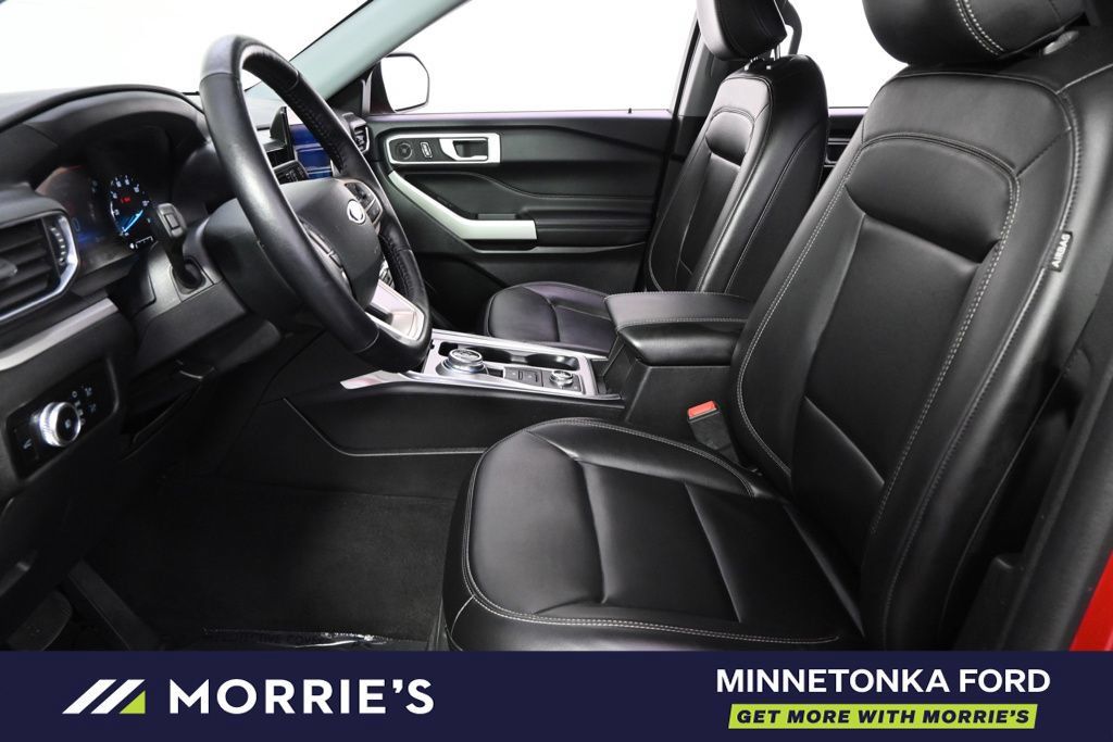 Used 2023 Ford Explorer XLT w/ Equipment Group 202A AWD/4WD image 13