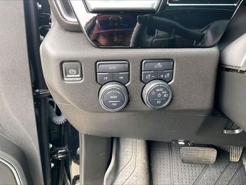 Used 2024 Chevrolet Silverado 1500 RST AWD/4WD image 25