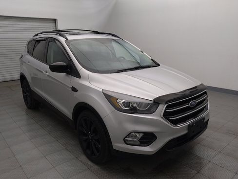 Used 2017 Ford Escape SE w/ SE Sport Appearance Package image 13