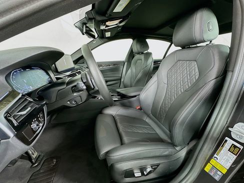 Certified 2023 BMW 530e xDrive w/ M Sport Package image 21