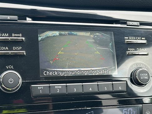 Used 2015 Nissan Rogue SV FWD image 25