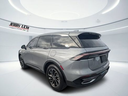 Used 2024 Lincoln Nautilus Premier w/ Equipment Group 102A image 5