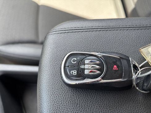 Used 2025 Buick Encore GX Preferred AWD/4WD image 22