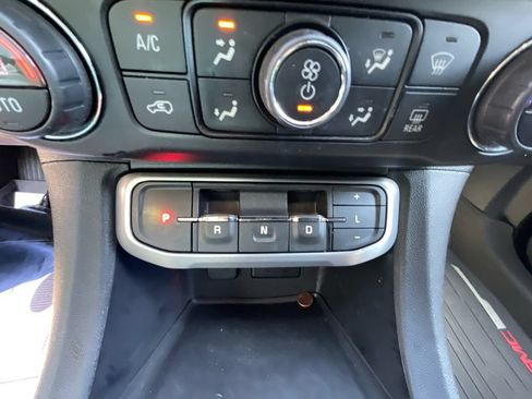 Used 2021 GMC Acadia SLE w/ Driver Convenience Package FWD image 21