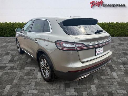 Used 2023 Lincoln Nautilus FWD image 2